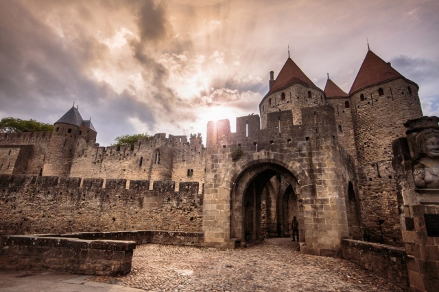 Porte narbonnaise, accès principal de la cité médiévale de Carcassonne